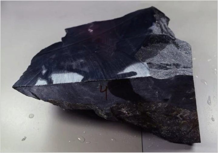 Black Jade: свойствата на камъка, както изглежда и кой е подходящ?