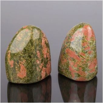 Unakit: характеристики и свойства на камък