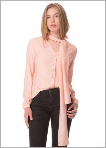 Какъв цвят сутиен да се носят под блузата?