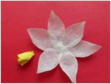 Как да направим хартиени цветя?