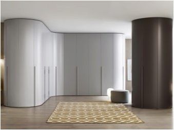 Ъглов входно антре в малък коридор: как да изберем мебелите и да го поставите правилно?