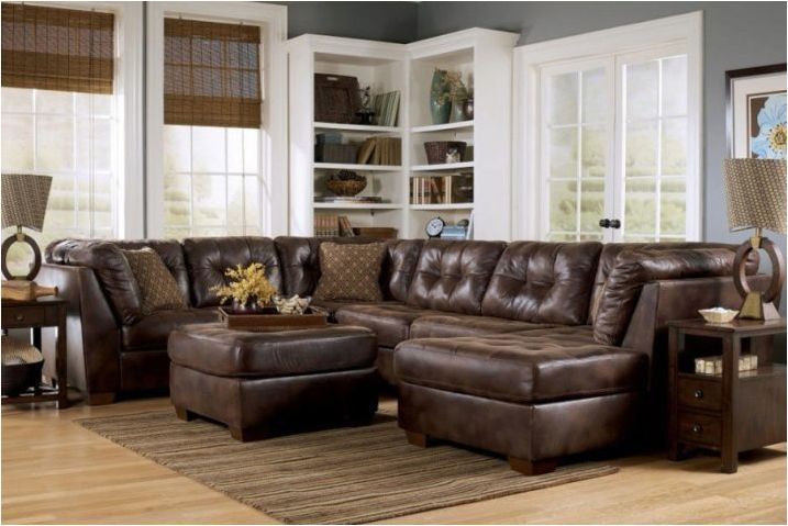 Изберете голям диван в хола