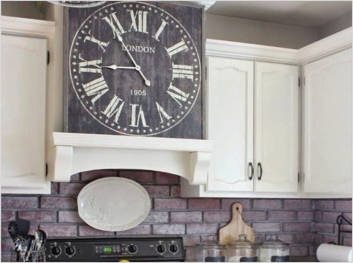 Как да изберем стенен часовник в кухнята?