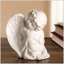 Какво означават статуетките на ангелите и как да декорирате интериора?
