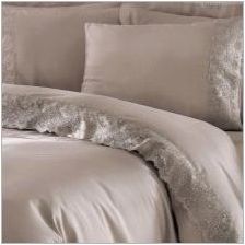 Калкар или сатен: какво е по-добре за спално бельо?