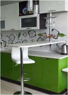 Кухни за ъглов цвят с брояч на бар