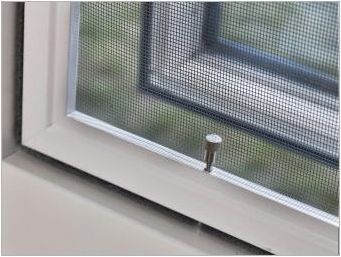 Мрежи против комари на балкона и лоджия: видове, избор и грижа