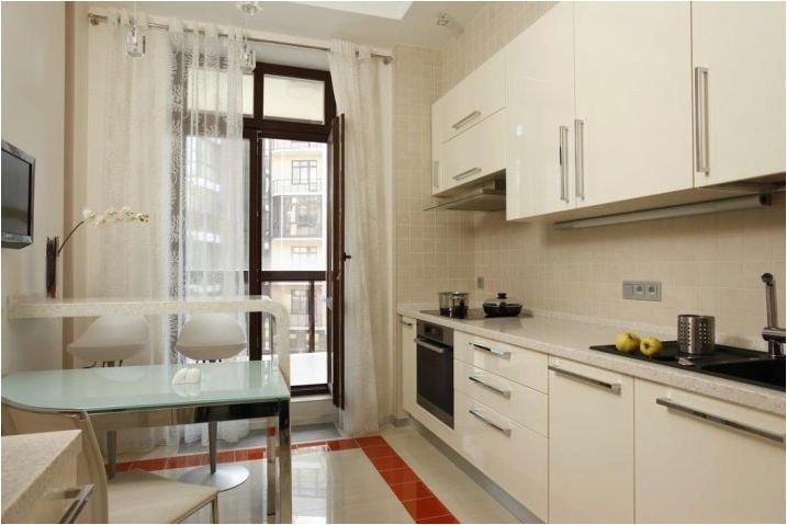 Опции за дизайн на кухня 10 квадратни метра с балкон