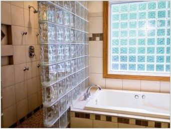 Прозорец между банята и кухнята: защо е необходимо в & # 171 + хрушчов & # 187 + и как да го направите?