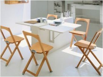 Сгъваеми столове за кухнята: функции и препоръки за избор