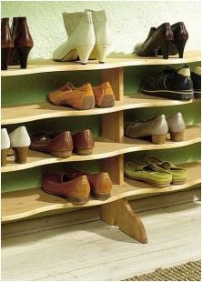Тесни обувки в коридора: видове, размери и подбор