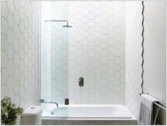 Tile & # 171 + клетки & # 187 + в банята: функции и опции за дизайн