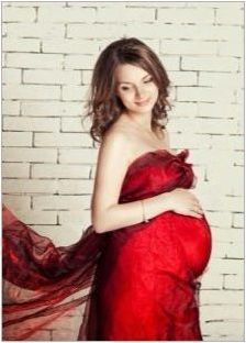 Елегантни рокли за бременни жени - за истински празник