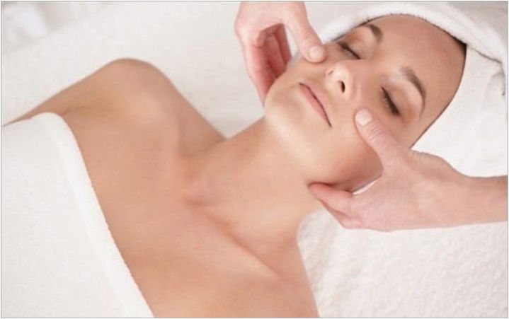 Как да направим масаж на лице у дома?