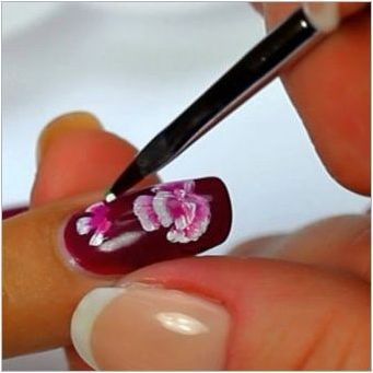 Как да нарисувате цветя върху ноктите: Разглобете стъпка по стъпка