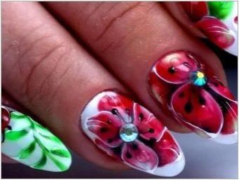 Красив и прост дизайн на ноктите