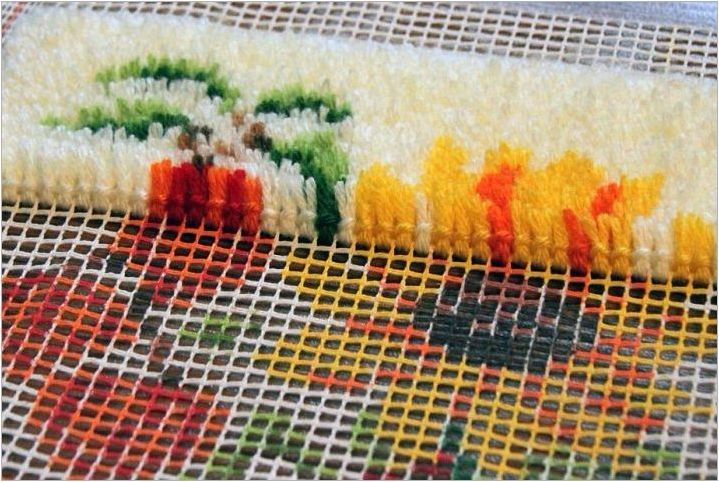 Характеристики на игли за бродерия на килими