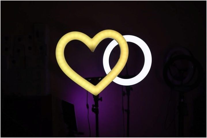 Характеристики на пръстенните лампи под формата на сърце и техен избор