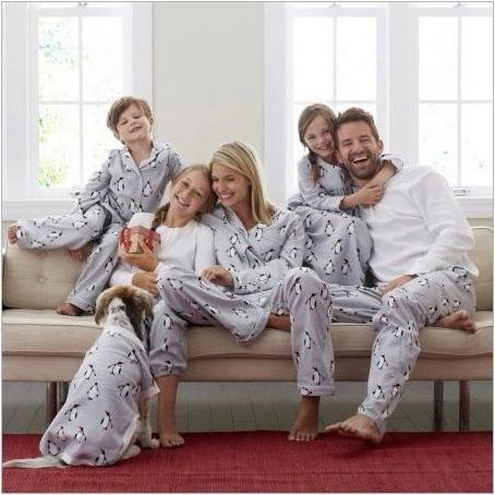 Същите пижами за цялото семейство