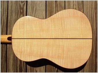 Какво дърво прави китарите?