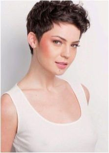 Pixie Haircuts за къса коса: функции и видове