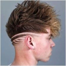 Подстригване с дълги бретон за тийнейджърски момчета