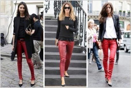 Какво да носят червени панталони?