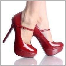 Червени лакови обувки
