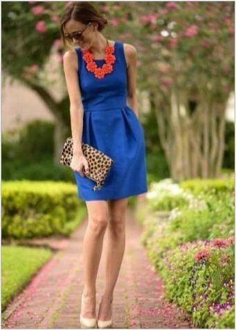 Какви обувки годни за синя рокля?