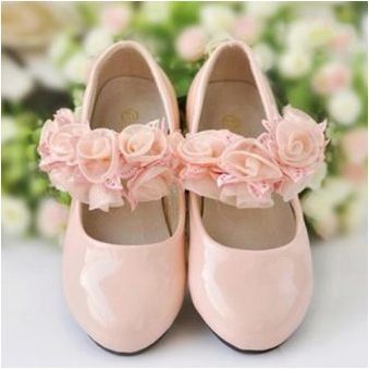 Обувки с цветя