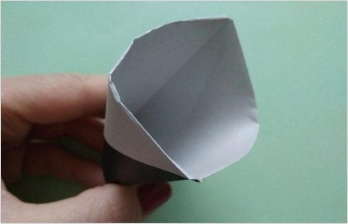 Оригами под формата на чаша
