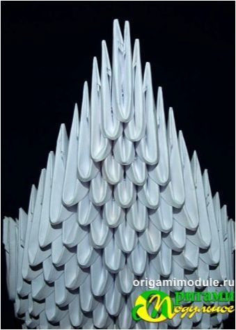 Създаване на модулен оригами под формата на лебед