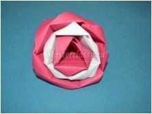 Създаване на оригами под формата на рози