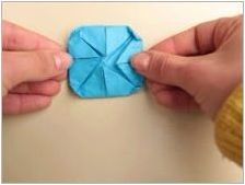Как да направим цвете оригами?