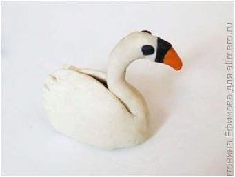 Как да си направим лебед от пластилин?