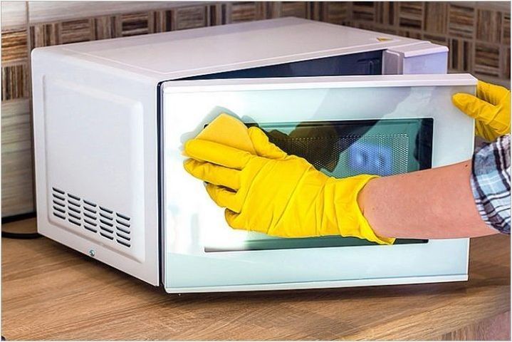 Как да почистите микровълновата печка?