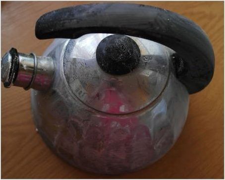 Какво да почистваме чайника от неръждаема стомана отвън и вътре?