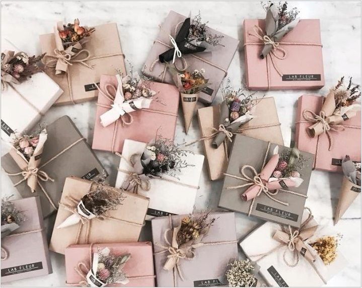 Как да декорирате подаръчна кутия?
