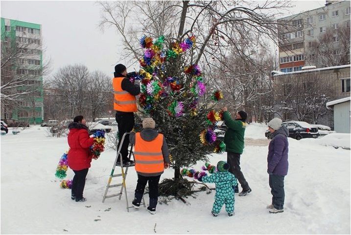 Опции Декорация на уличното дърво за новата година