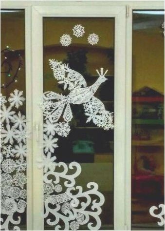 Украсете прозорците за новата година