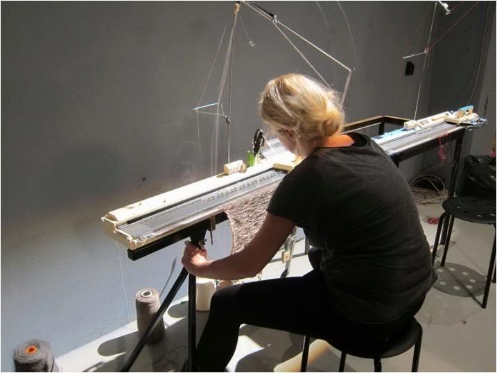 Маси за плетене машина: професионалисти, минуси и сортове