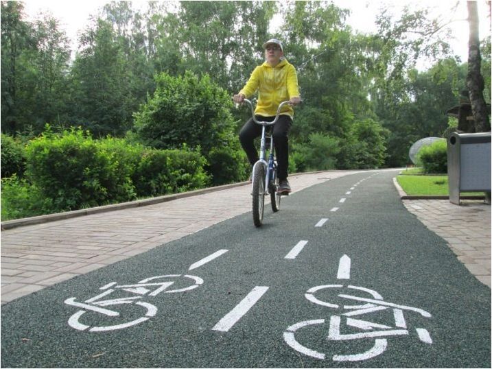 Колко години можете да яздите на велосипед по пътя и какви правила трябва да бъдат наблюдавани?