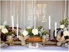 Декорация на сватбената маса на булката и младоженеца