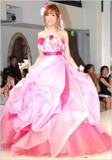 Розова сватбена рокля - за романтични и нежни булки