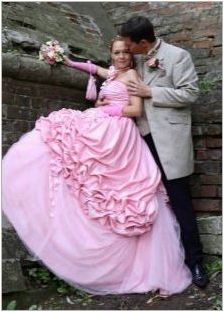 Розова сватбена рокля - за романтични и нежни булки