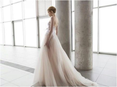 Сватбена рокля цвят слонова кост