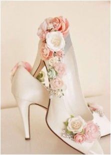 Сватбени рокли с цветя и цветя печат