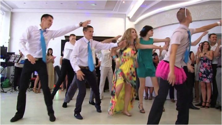 Танц на приятели на сватбата - оригиналния подарък за младоженците