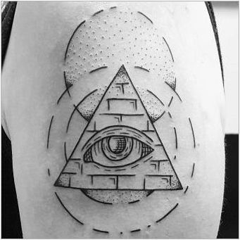 Pyramid Tattoo Общ преглед