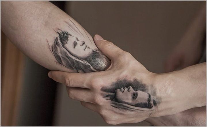 Сдвоена татуировка за съпруга и съпругата си